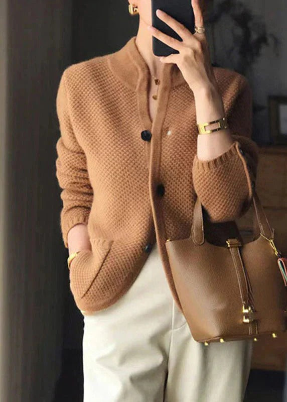 CARDIGAN TEXTURA SUAVE DE DISEÑO ATEMPORAL